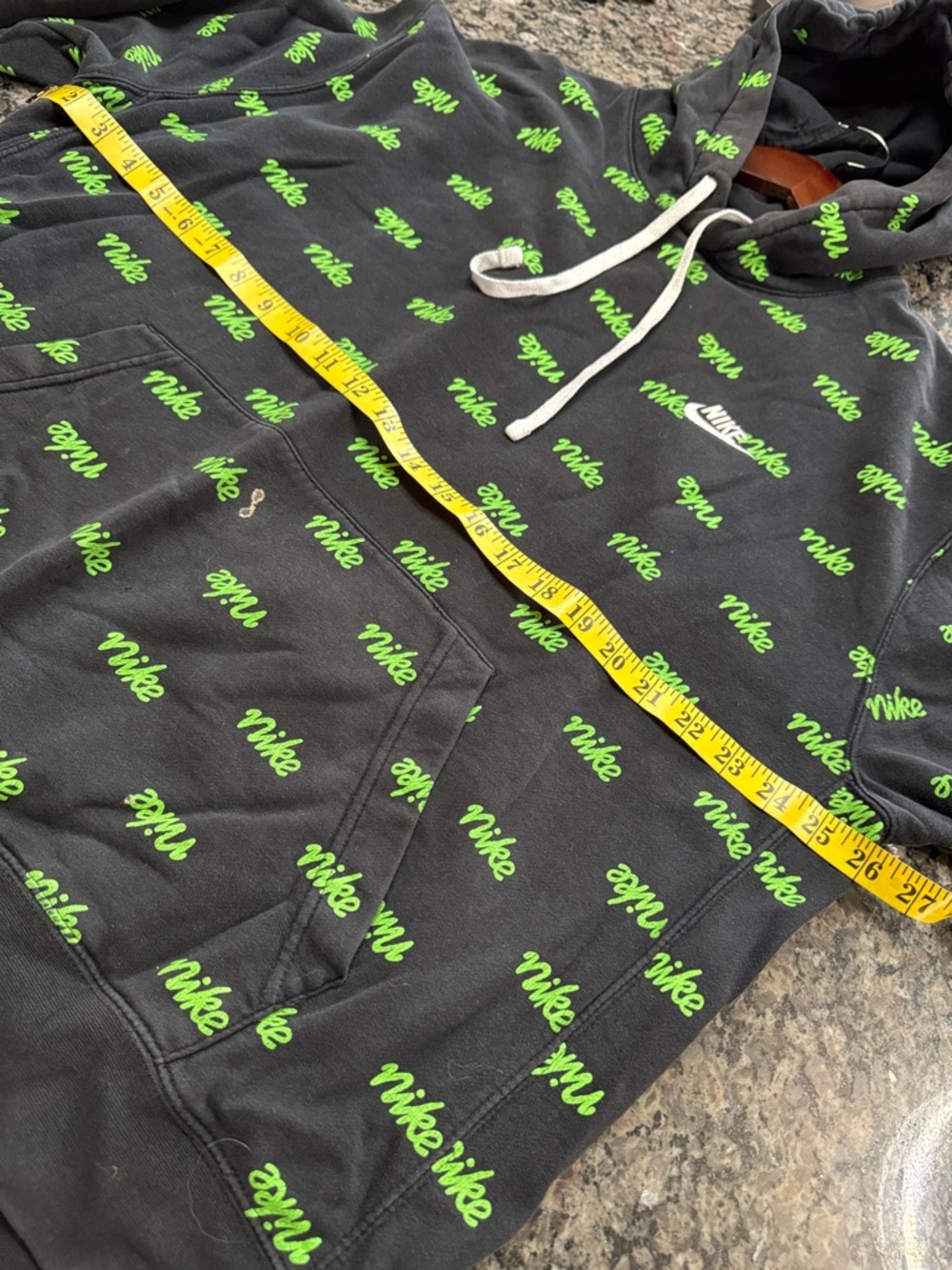 Nike vintage Black Hoodie with Green Script logo Print XL - Picture 7 of 12